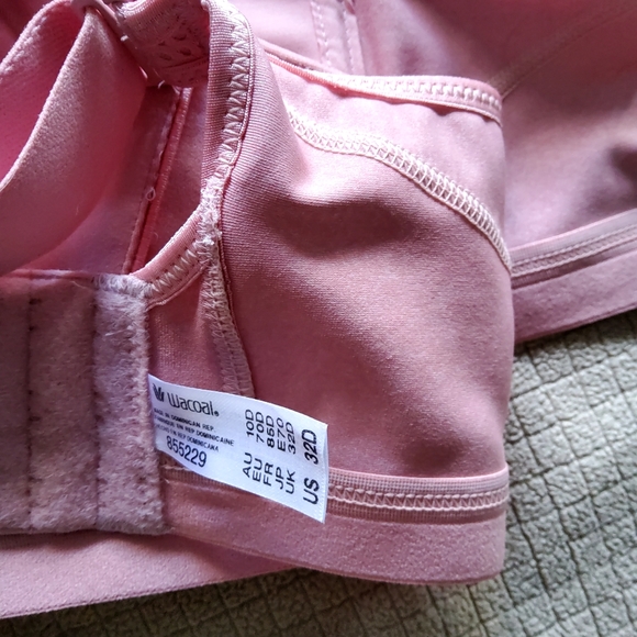Wacoal sports bra - Picture 2 of 2